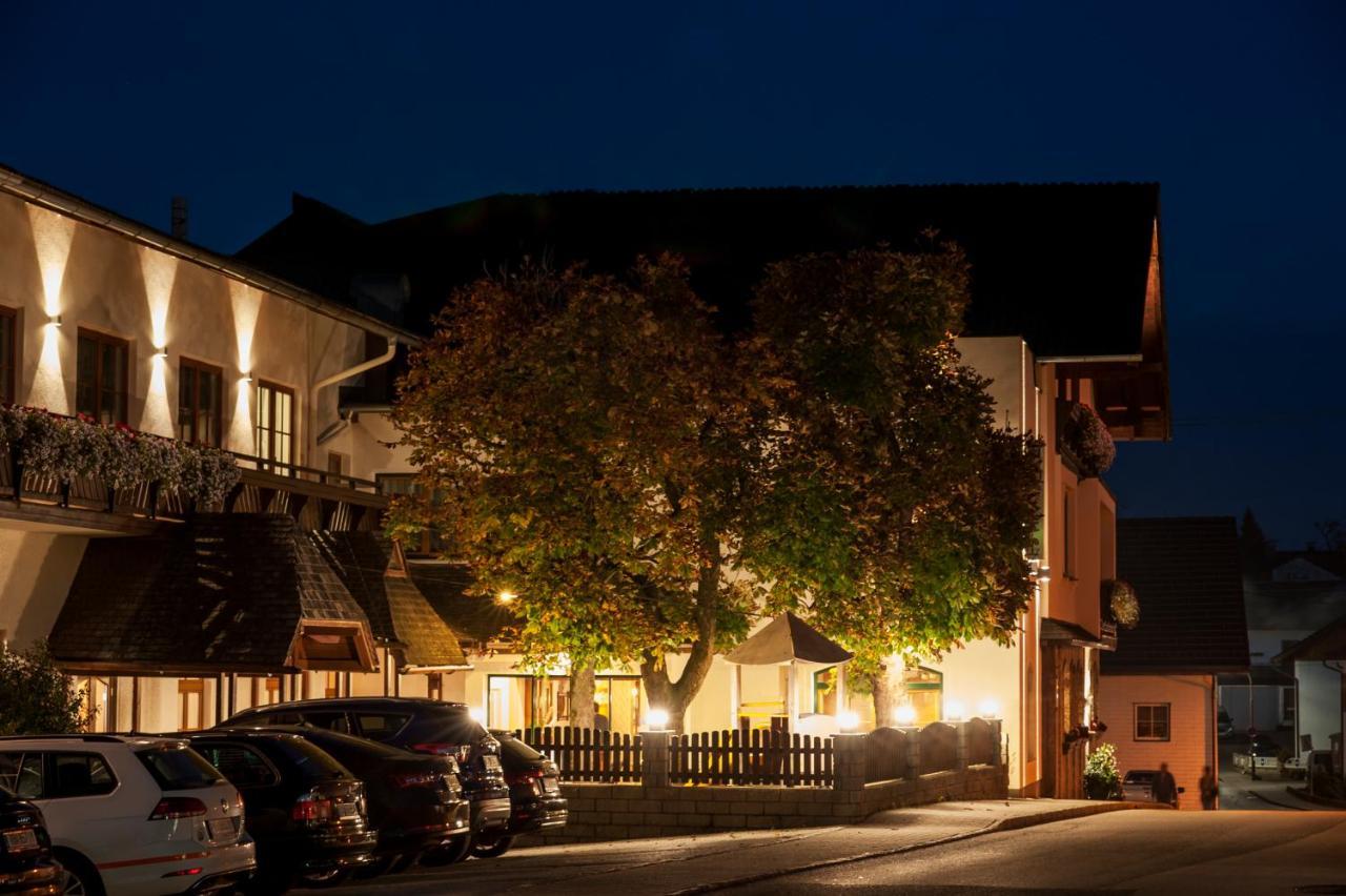 Hotel-Gasthof Beim Bockhiasl Neukirchen an der Vöckla Exterior foto