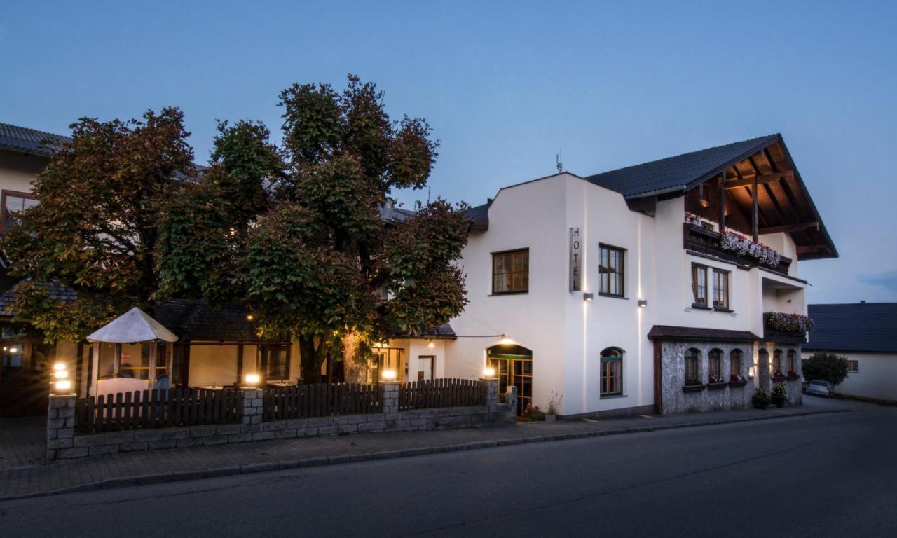 Hotel-Gasthof Beim Bockhiasl Neukirchen an der Vöckla Exterior foto